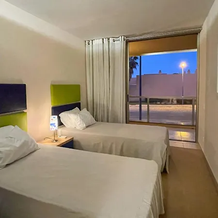 Herdade Dos Salgados, T3 7d-1a, Lagoas Apartment *