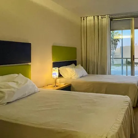 Herdade Dos Salgados, T3 7d-1a, Lagoas Apartment *